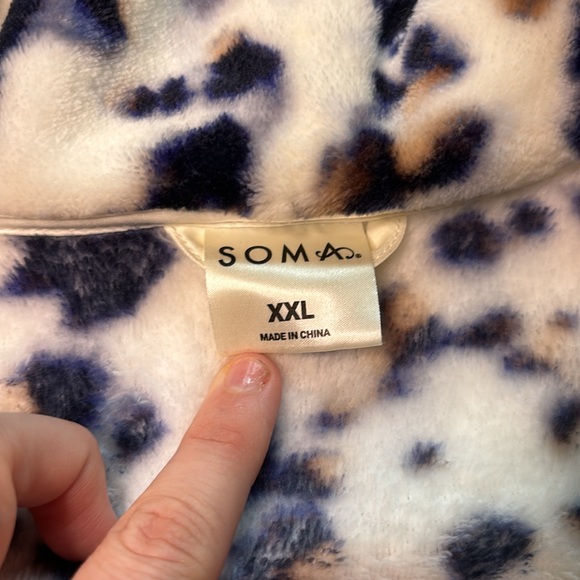 Soma Robe - Picture 5 of 6